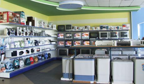 Cei care au trecut astăzi pragul magazinelor de electrocasnice au constatat cu stupoare că, pe alocuri, preţurile s-au dublat faţă de ziua de ieri. Foto: jurnal.md