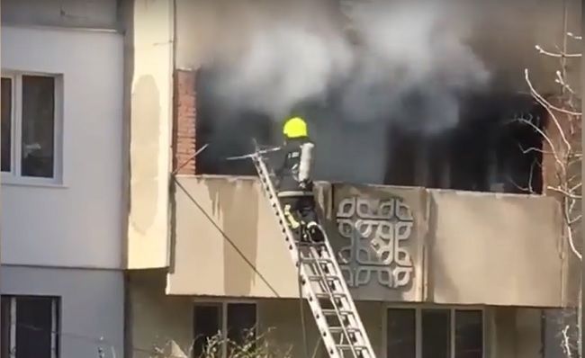 В многоквартирном доме в Унгенах случился сильный пожар.
