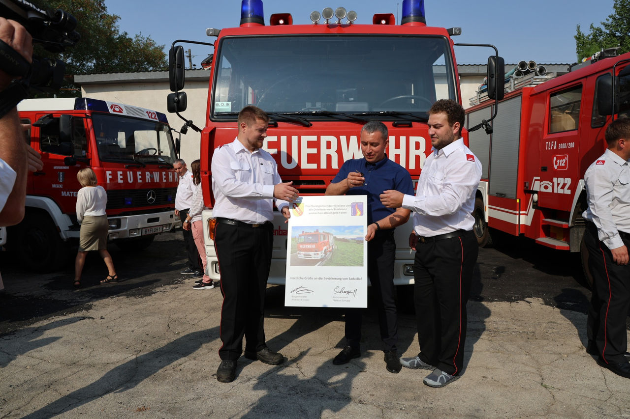 Pompierii voluntarii austrieci au donat colegilor din Moldova 12 autospeciale de intervenție.