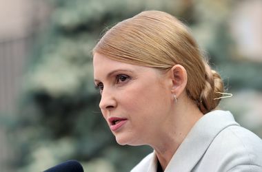 Тимошенко публично обвинила Порошенко в "сдаче Украины".