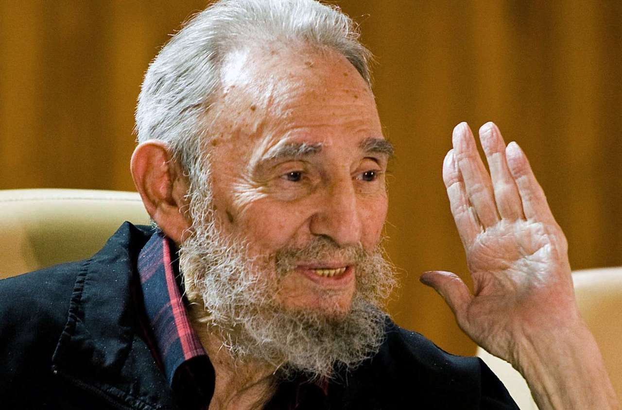 Mai mult, ca să nu se plictisească, de cînd s-a retras din viaţa publică, Fidel s-a dedicat înfiinţării unei ferme de ţestoase şi unei crescătorii de delfini.