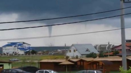 Judeţul Tulcea, din România a fost lovit pentru a doua oară într-o lună de un fenomen meteo neobişnuit.