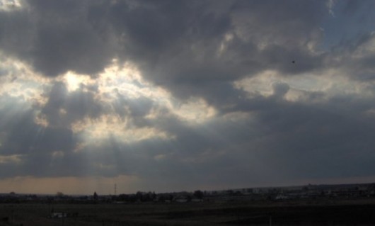 În această săptămână vom avea parte de vreme ploioasă, dar cu temperaturi destul de ridicate pentru această perioadă.