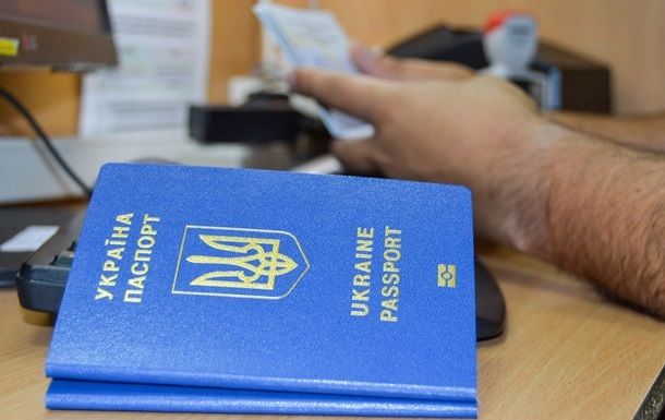 По мнению дипломата, причинной такой ситуации является устаревшая система оценки украинцев и миграционных рисков. 