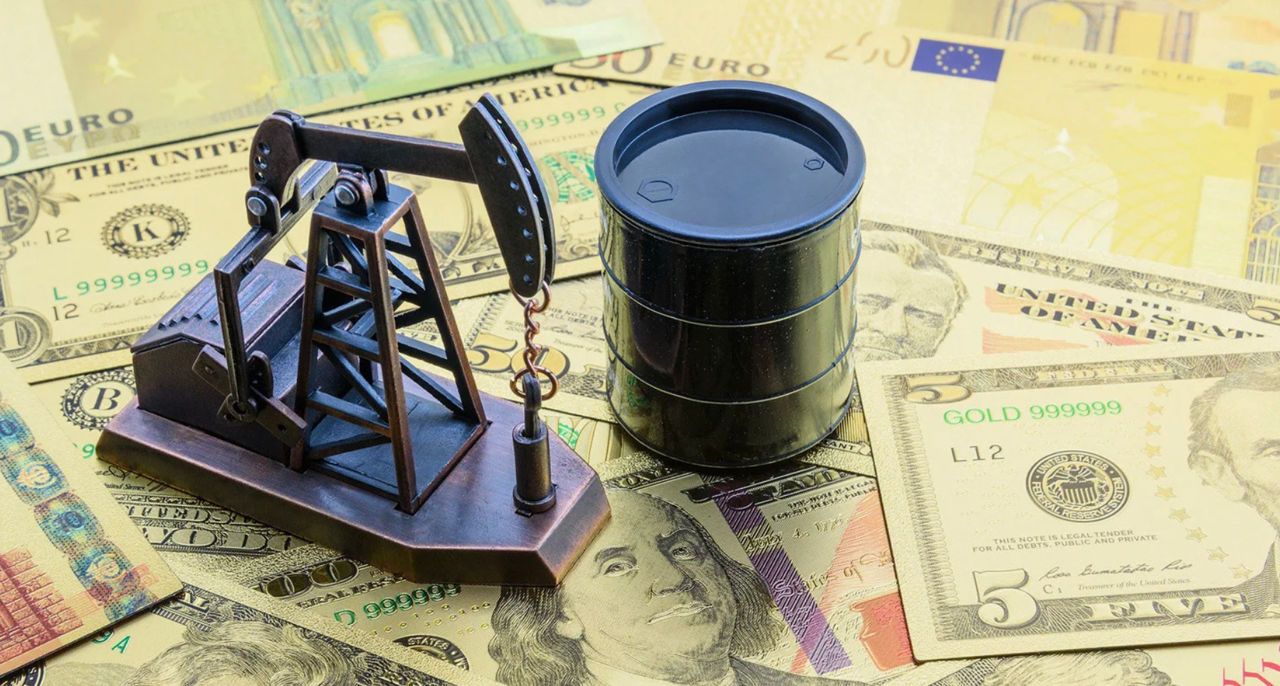 Reuters: Санкции США против "Лукойла" и "Роснефти" гонят цены на нефть к недельному рекорду.
