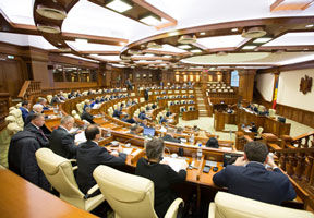 Moldova va ține cont de recomandările Comisiei de la Veneţia privind finanţarea partidelor.