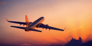 Copil vândut pe un bilet de avion. Părinţii riscă o pedeapsă dură