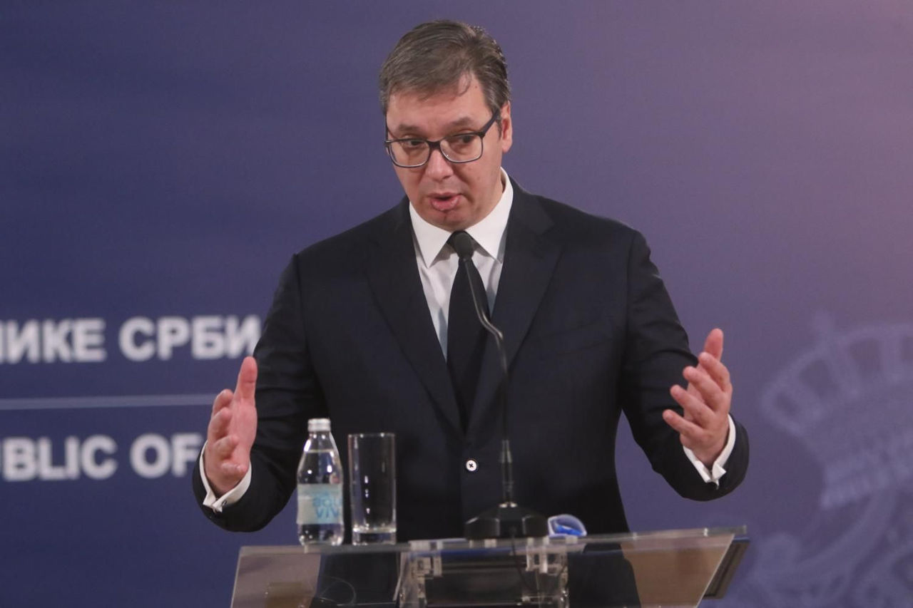 Președintele Serbiei afirmă că nu va fugi din țară ca Bashar al-Assad.