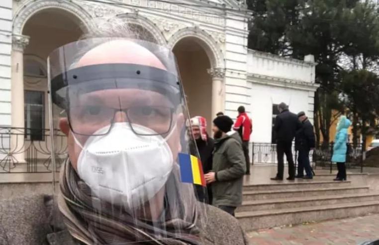 Посол Румынии Даниэль Ионицэ.