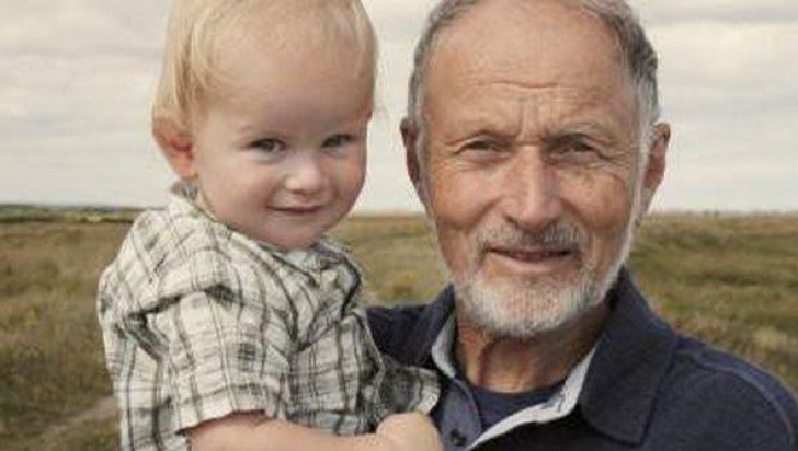 Copiii care au taţii mai în vârstă sunt programaţi genetic să trăiască mai mul. 