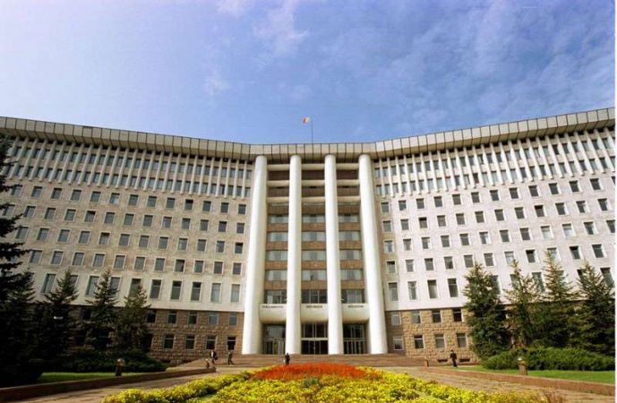 Фракция ПКРМ заявила, что обнародует свою Декларацию о политической коррупции в прессе.