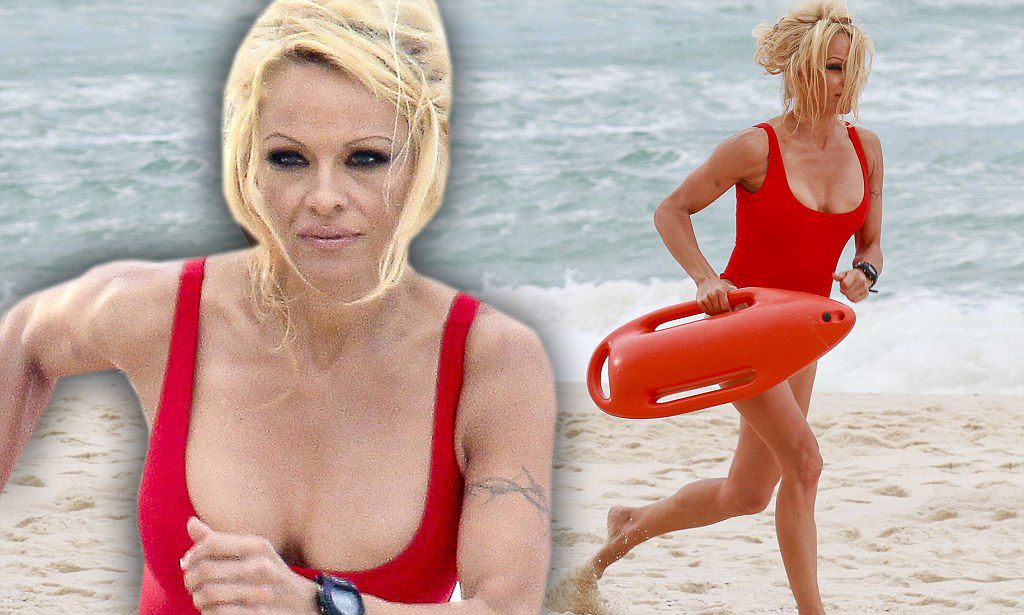 Pamela Anderson este actriţă şi fotomodel, fiind cunoscută în special pentru rolurile din serialele de televiziune.