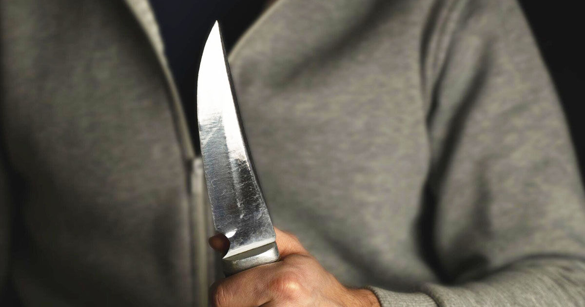 Vânzarea de arme albe către minori va fi interzisă în Armenia.