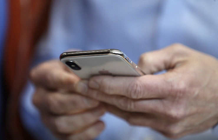 Квартальный объем продаж iPhone оказался ниже прогнозов. Фото: AP Photo