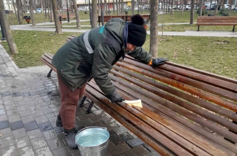 Кишинев встречает весну генеральной уборкой.