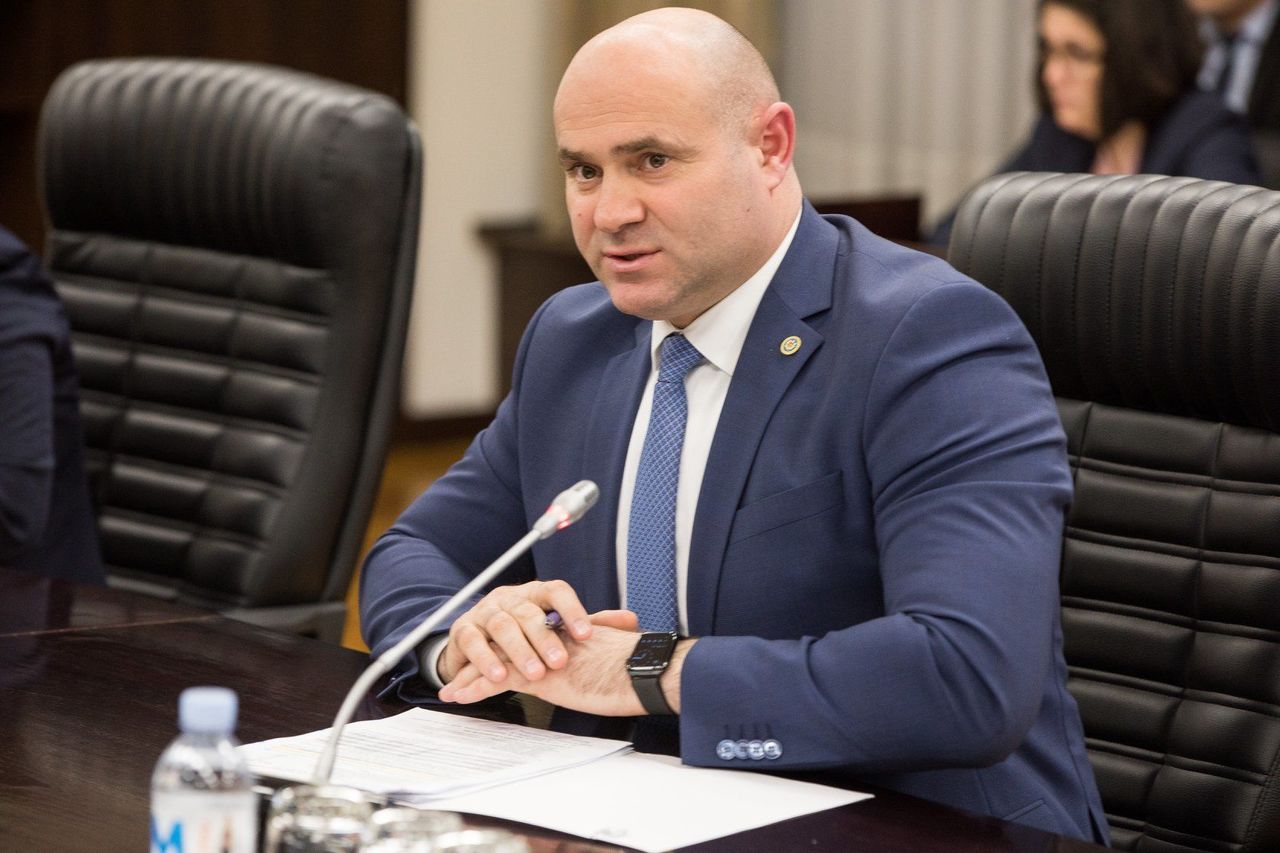 Врио министра внутренних дел Павел Войку.