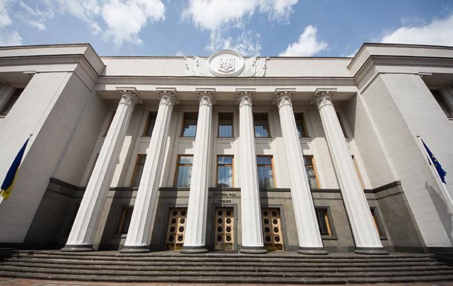 Украинец разместил в интернете объявление о продаже Верховной Рады за десять тысяч гривен.