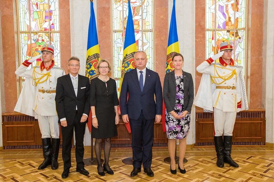 Президент принял верительные грамоты от четырех новых послов в Молдове.