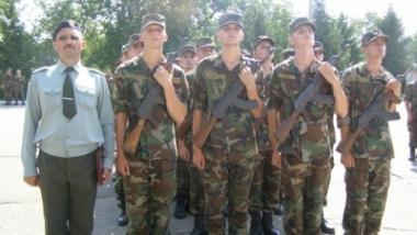 Из четырех дезертиров пойманы уже трое.