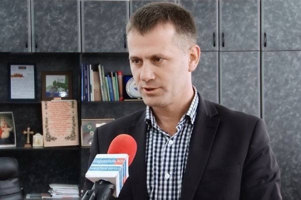 Сергей Анастасов подчеркнул, что капитальные здания, находящиеся на рынке примэрия себе не заберет.