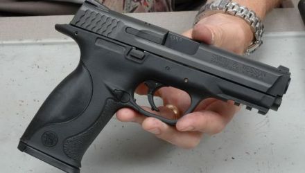 Legea prevede și un număr limitat de arme pe care poate să le dețină o persoană. Foto: oradedolj.oradestiri.ro