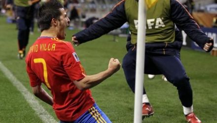 David Villa, în vârstă de 30 de ani, este al doilea jucător care va lipsi de la Euro-2012, după fundaşul Carles Puyol.