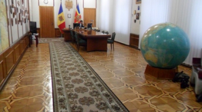 Dintr-un birou al institutiei au disparut fara urma aproape 150 de mii de lei. 