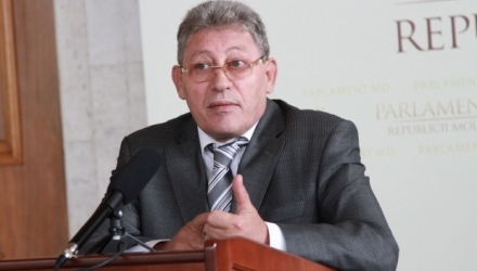 Semnatarii îi reamintesc lui Ghimpu de angajamentele asumate de AIE privind garantarea libertăţii presei.