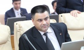  „Mihai Ghimpu vrea să rămână pe cal și cu ștampila în buzunar, dar dacă avea agerimea minții stătea la masa de negocieri și nu pleca de la guvernare. 