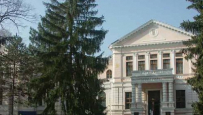 Сегодня утром пожар вспыхнул в Академии Музыки, Театра и Изобразительных искусств. Фото: istoria.md