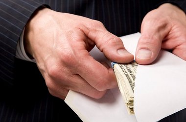 Правительство Молдовы ужесточило санкции за подкуп избирателей. Фото: delfi.ua