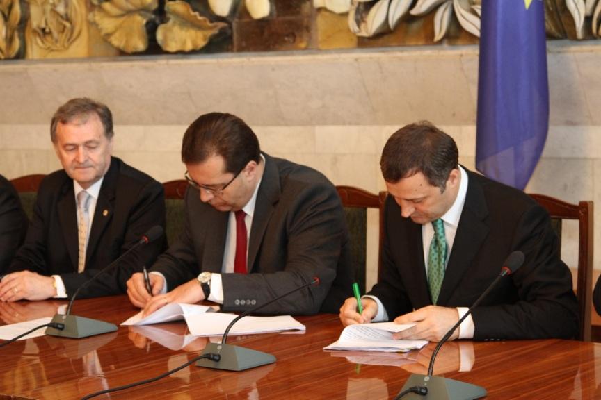 Acordul de constituire a Coaliţiei pentru Guvernare Pro Europeană a fost făcut public.  