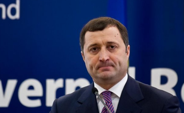 Gestul liderului PLDM ar fi și o modalitate de a acoperi dosarele de corupție în care sunt impliați miniștrii PLDM.