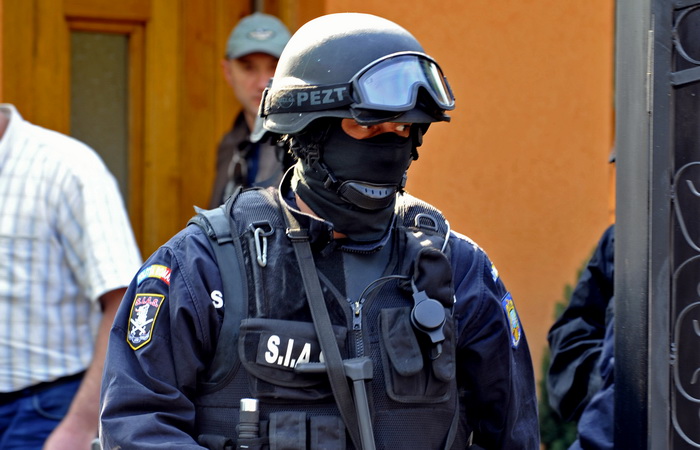  Poliţia din Sîngerei a reţinut un bărbat, de 40 de ani, suspectat de dublu omor.