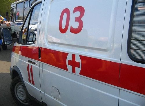Трехлетний ребенок попал в больницу после того, как выпил несколько глотков раствора для прочистки труб. Фото: litsa.com.ua