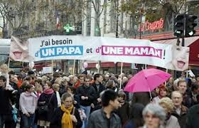 O demonstraţie asemănătoare a reunit la 17 noiembrie circa 70.000 de persoane la Paris.