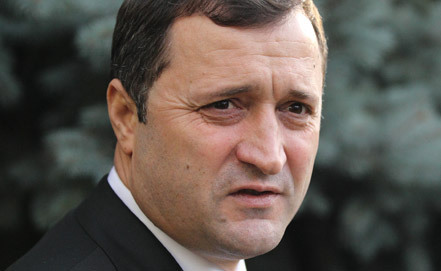 Если генпрокурор не уволится сам, то вопрос об его отставке будет вынесен на голосование в законодательном органе.