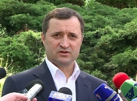  Liderul liberal-democraților, Vlad Filat este de părere că decizia Curții Constituționale de săptămâna trecută este una politiică și este îndreptată împotriva sa.