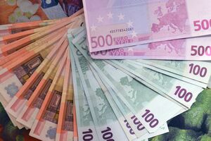 Republica Moldova va împrumuta 300 de milioane de euro pentru reconstrucția drumurilor şi modernizarea tehnicii Căii Ferate. 