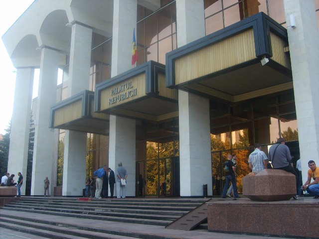 Luni, parlamentarii europeni se vor întâlni cu premierul desemnat Iurie Leancă, dar şi cu reprezentanţii PL, PD şi PLDM.