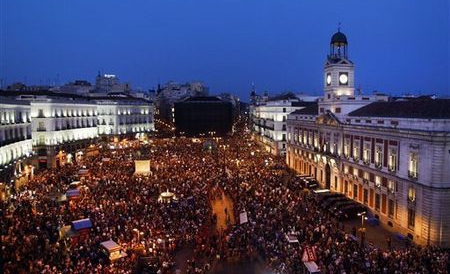  Spre deosebire de ziua precedentă, manifestaţia a fost, în general, paşnică, dar nu au lipsit nici momentele tensionate.  