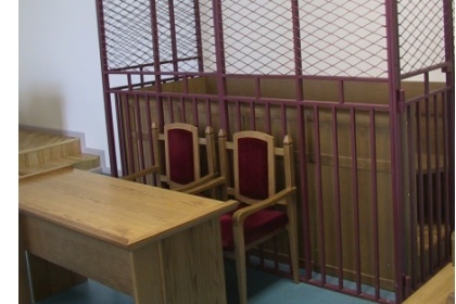 Бельцкий суд распорядился выпустить под домашний арест грабителя – его освободили из-под стражи под подписку о невыезде.