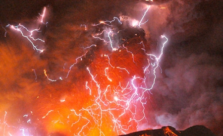 Vulcanul a erupt deja de 600 de ori anul acesta, iar experţii spun că activitatea se va intensifica în următoarea perioadă.