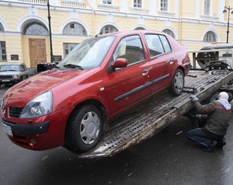 Житель Челябинска угнал автомобиль «Рено», вызвав на место преступления эвакуатор.