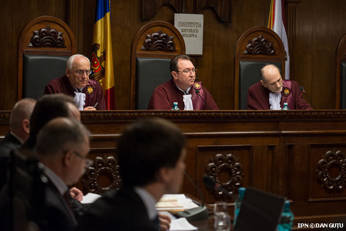 КС решил, что Владимир Филат вообще не может быть главой кабмина.