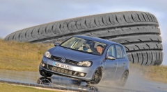 Mulţi şoferi nu se grăbesc să treacă pe la centrele de deservire auto