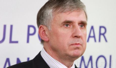 Стурза и сегодня продолжает публичные консультации с целью формирования правительственной программы.
