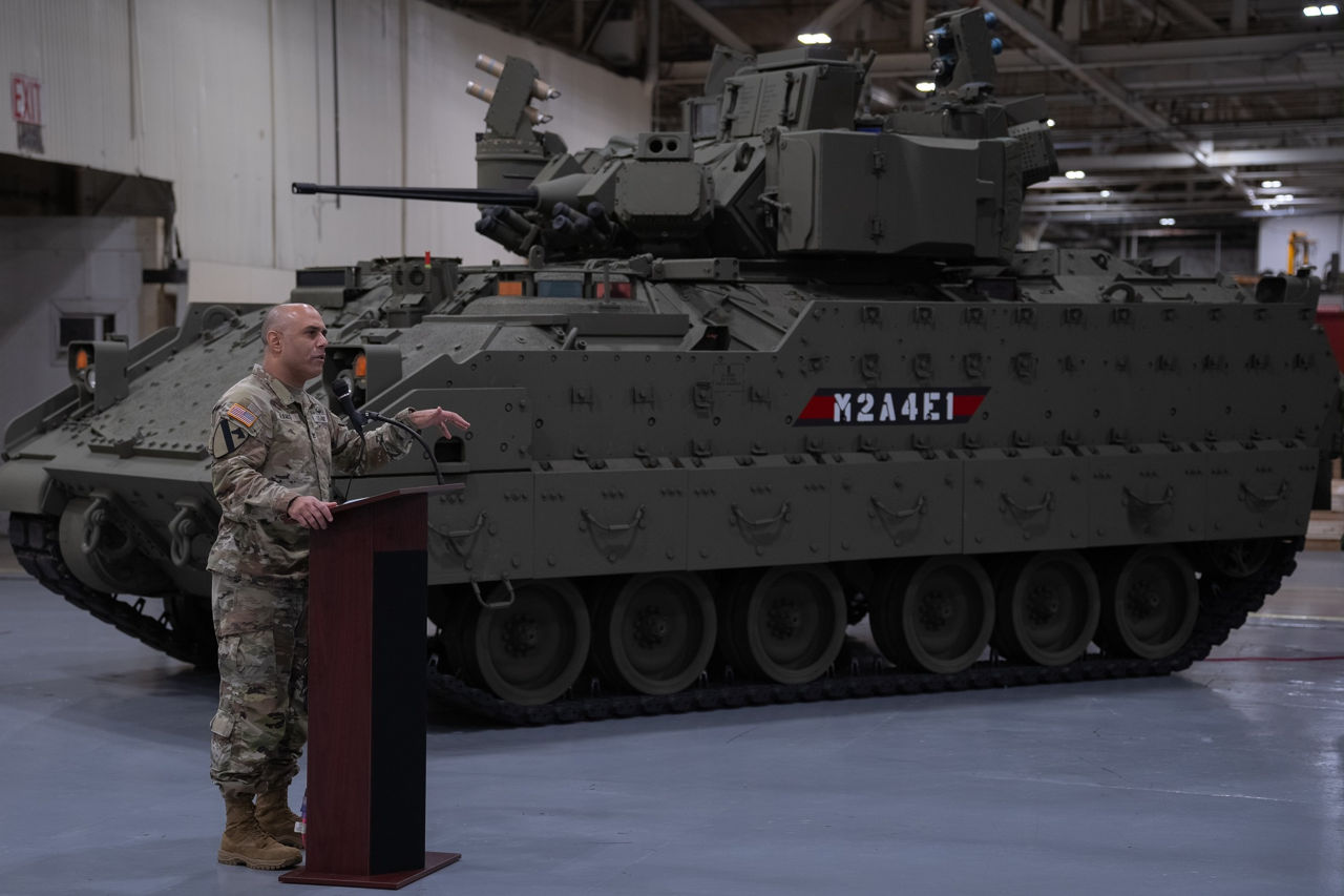 США заменят переданные Украине Bradley новой версией БМП.