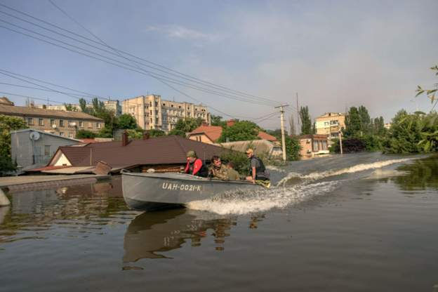 Уровень воды в Каховской ГЭС упал еще на метр.