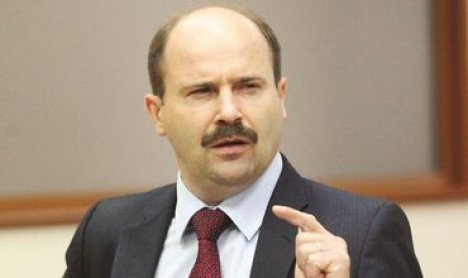 Министр экономики Валерий Лазэр заявил на сегодняшнем заседании парламента, что депутаты-оппозиционеры из ПКРМ «деградируют». Фото: vesti.md